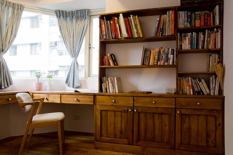 原木書桌暨書櫃組26